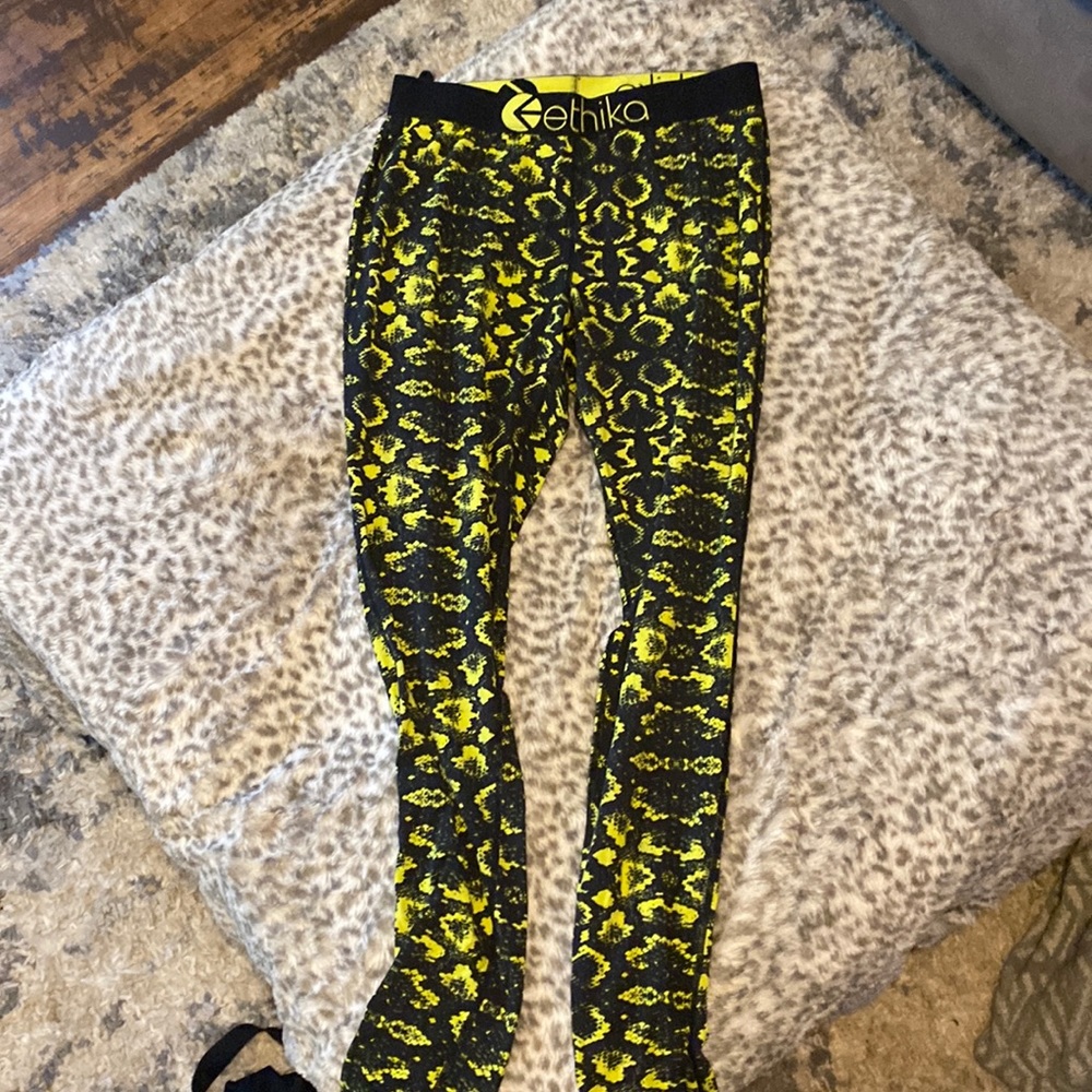 Ethika womens